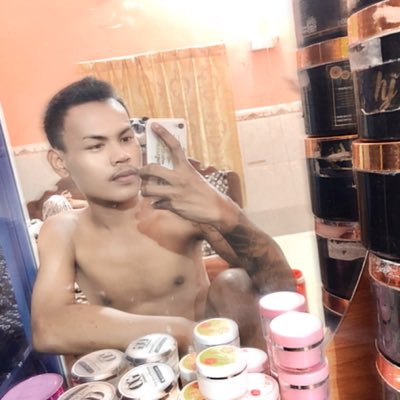 AhXingc40i's tweet photo. #NewProfilePic
តោះស្វាយរៀង ទំនេហើយតោះ💦😛 https://t.co/yzQV9vQWa9