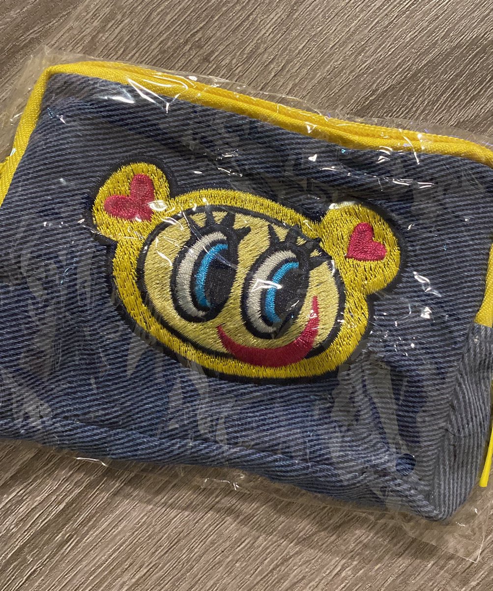 _210316_'s tweet photo. AngelBlue デニム風刺繍ポーチVer.2
ガチャガチャ 交換

譲   イエロー

求  ブルー or ピンク

郵送📮にて交換希望です。
お声掛けお待ちしております✨️ https://t.co/opFgiV2EJ3