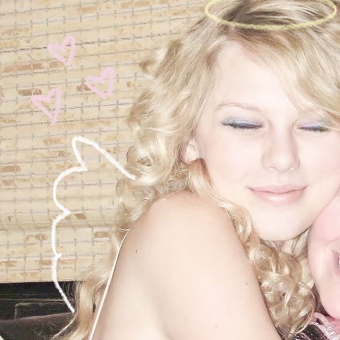 starsofthemoons's tweet photo. new pfp because i’m so tay obsessed rn https://t.co/i198Vugb8H