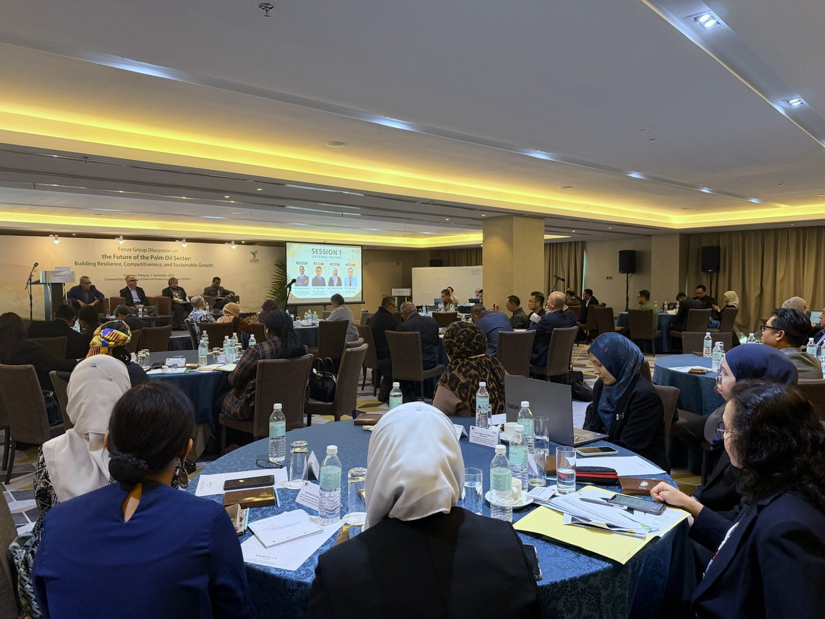 CPOPC_NET's tweet photo. CPOPC convened a Focus Group Discussion on “The Future of the Palm Oil Sector: Building Resilience, Competitiveness, and Sustainable Growth” in Putrajaya, Malaysia. To exchange views on key developments affecting the palm oil sector and their implications for producing countries. https://t.co/rUqsBWOShy