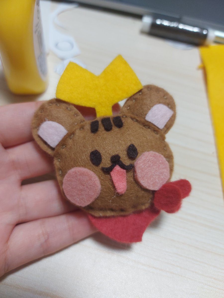 UDayXnuno102's tweet photo. ぎんちゃんのぬいぐるみ缶パッチを作りました！！耳大きすぎる😂😂でもこれは試していたものです~
#ぎんちゃん
#手作り https://t.co/ZNjpFW664E