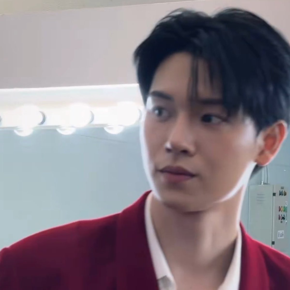 _PPPP_3's tweet photo. หยิ่นเคยพูดกับตัวเองที่หน้ากระจกไหม 
แบบว่าทำไมหล่อจังวะ

YIN ANAN X VIETJET TH
#Vietjet10thannixYin https://t.co/NevQBx3Tkh