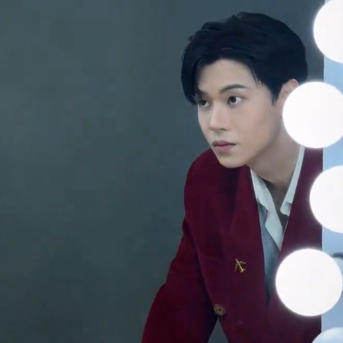 _PPPP_3's tweet photo. หยิ่นเคยพูดกับตัวเองที่หน้ากระจกไหม 
แบบว่าทำไมหล่อจังวะ

YIN ANAN X VIETJET TH
#Vietjet10thannixYin https://t.co/NevQBx3Tkh