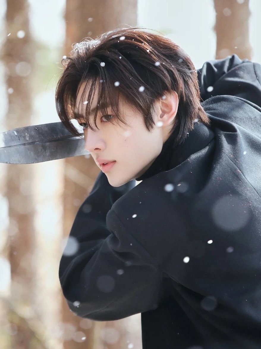byeol_ice's tweet photo. 당장 액션 영화 찍자 https://t.co/kN8p9lz6J8