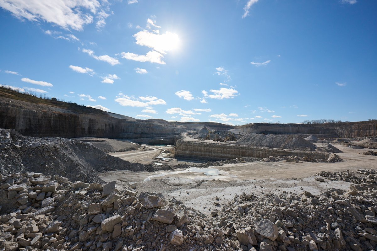 conexpoconagg's tweet photo. Nothing like REAL photos from the jobsite, no AI necessary. ๐ฎโ๐จ
Show us your office for the day โฌ๏ธ
๐ธ: Payne and Dolan - Franklin, Wisconsin, USA
#construction #jobsiteviews #constructionlife https://t.co/FT9yJOyFXj