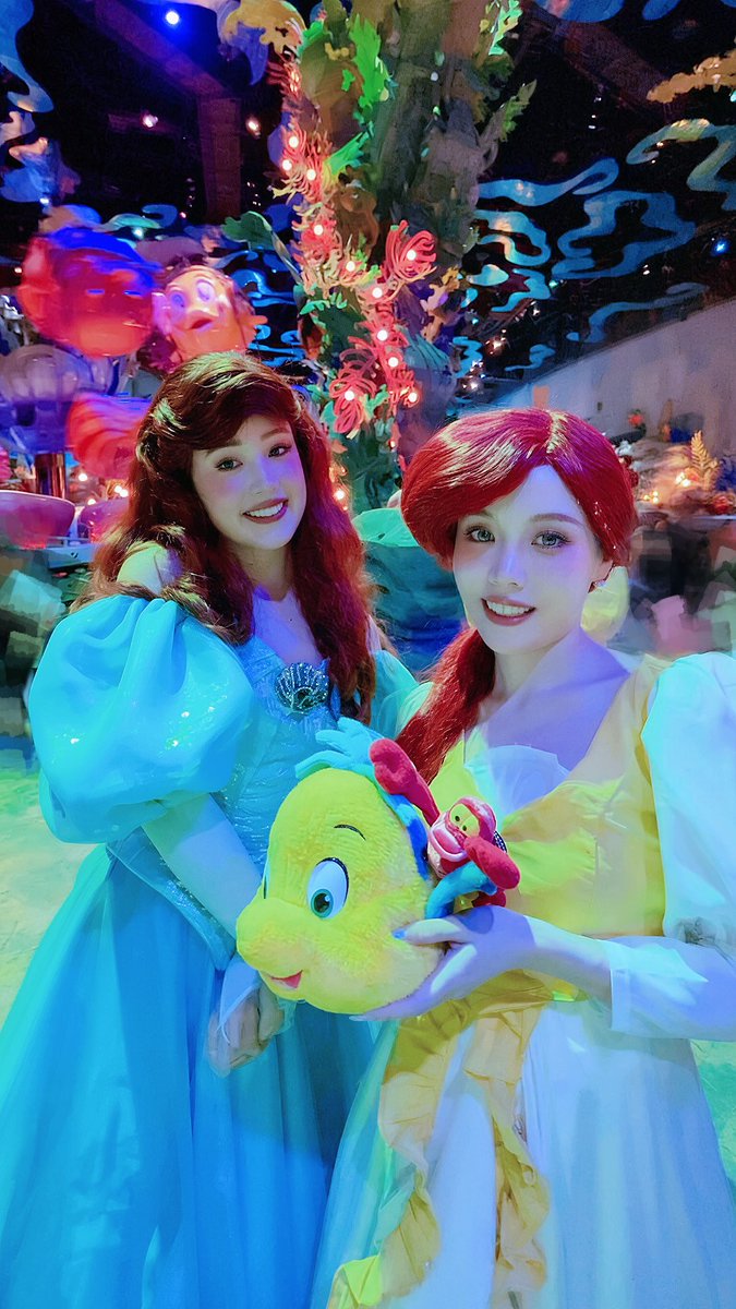 enmadaio_'s tweet photo. 仮装した作品に関連したキャラたち全員と会えた昨日のハイライト🥹🫧💚🦋
#Dハロ仮装2026 https://t.co/esfJW6G4le