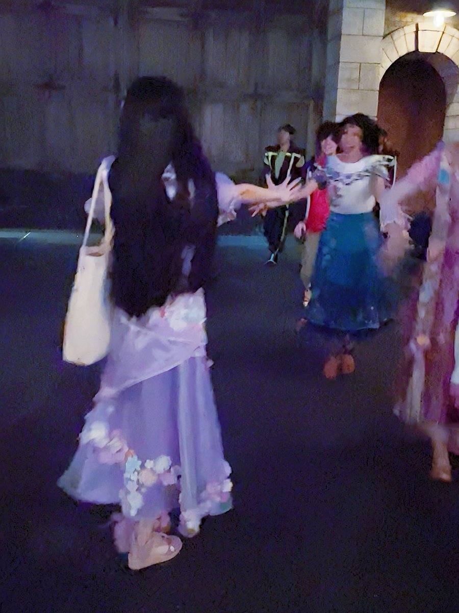 enmadaio_'s tweet photo. 仮装した作品に関連したキャラたち全員と会えた昨日のハイライト🥹🫧💚🦋
#Dハロ仮装2026 https://t.co/esfJW6G4le