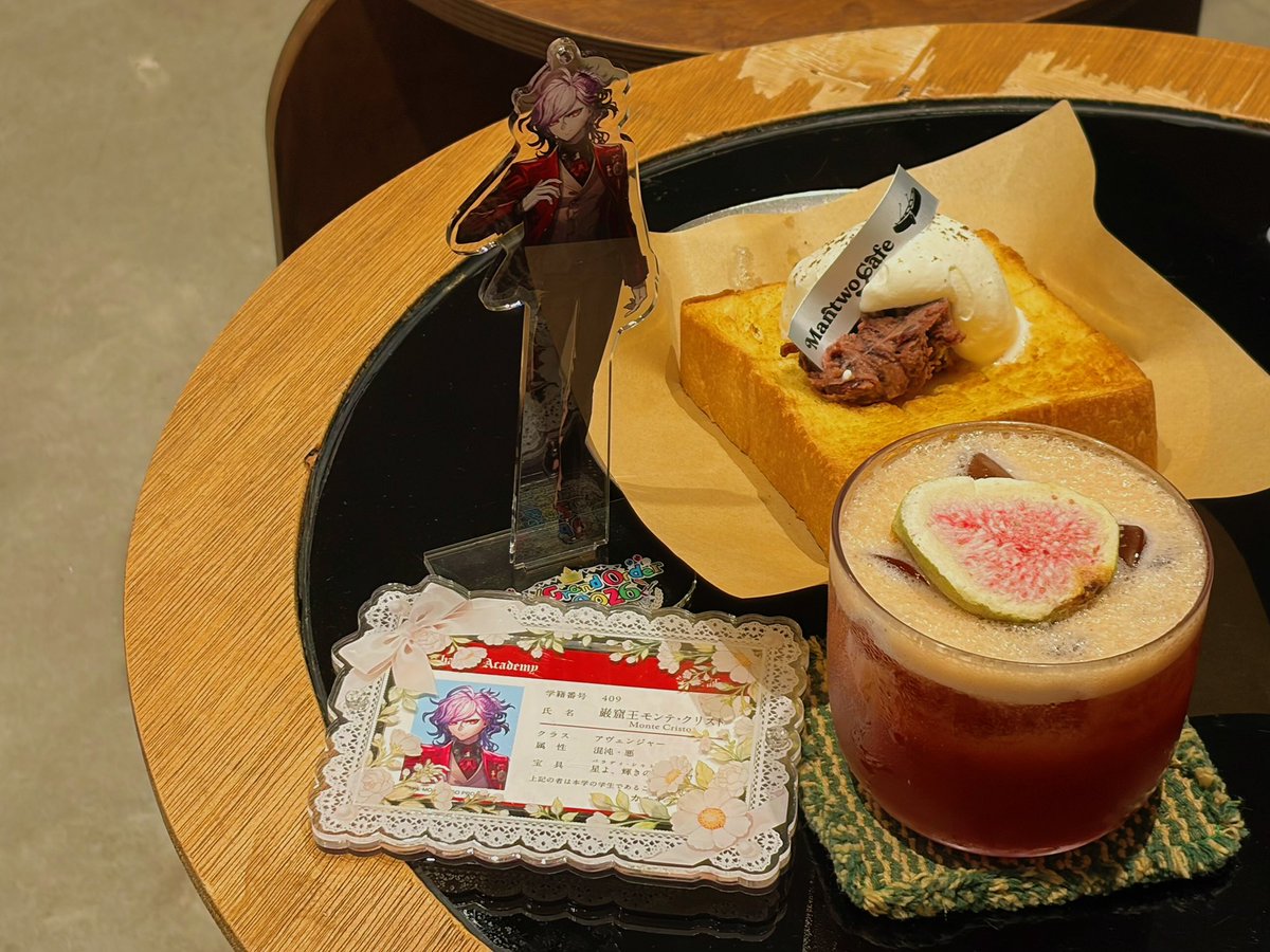 Lea_LingYang's tweet photo. 先輩とカフェでデート☕️ https://t.co/APZFK1QcIr