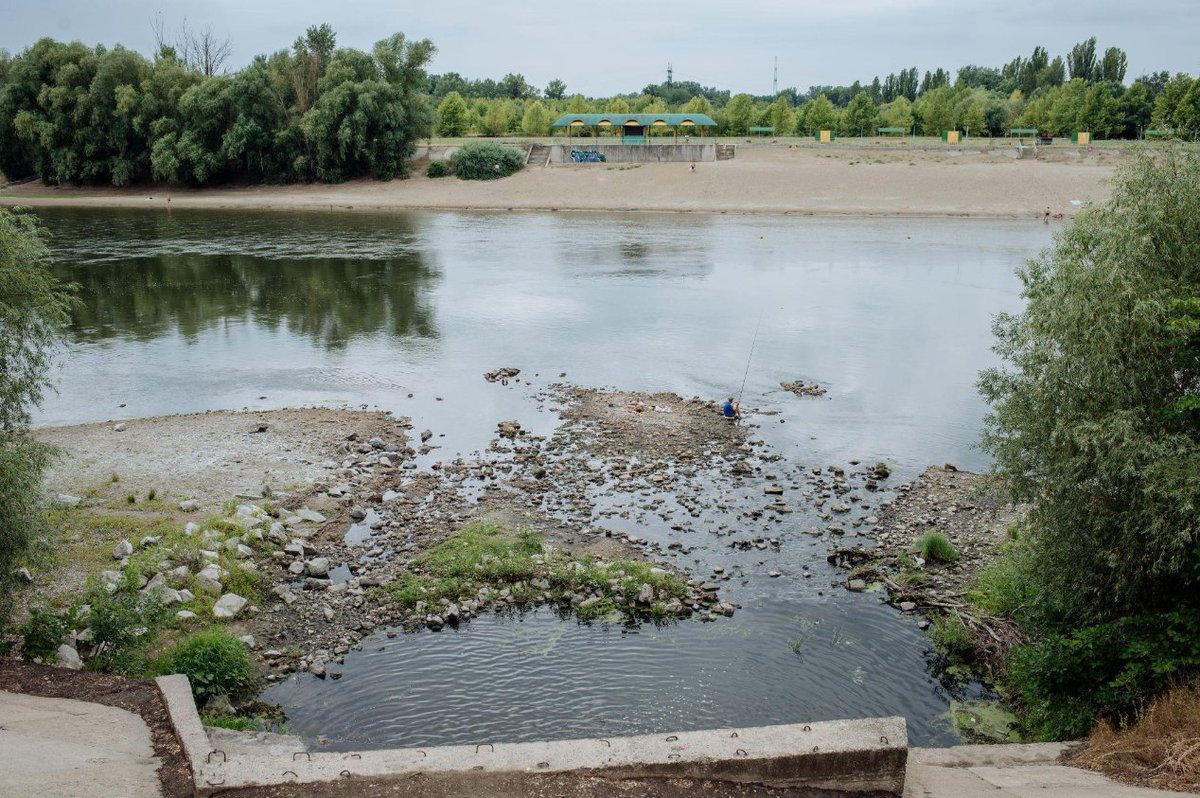 Rodicalays's tweet photo. Mă sperie puțin partea cu starea de urgență în sectorul apei. 😕 Sper să fie doar o măsură preventivă și să nu ajungem să avem probleme cu apa acasă. Cred că toți vrem un singur lucru: să treacă perioada asta fără surprize.

#Moldova #Apă #Chișinău https://t.co/jmMkBzdxCc