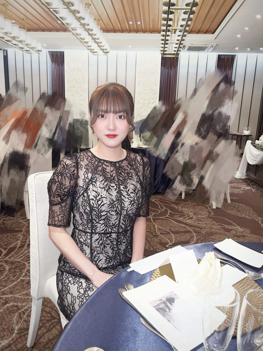 junnarockyou's tweet photo. 親友の結婚式に行ってきました。

もう出会って14年。
ずっと変わらずに隣にいてくれました。

そんな、大事な人の大事な日にスピーチと歌を贈らせてもらいました。

世界で1番綺麗でした。
笑顔も涙も輝いてました。

あなたの幸せがずっと続きますように。
本当におめでとう。 https://t.co/ScJkl25BDt