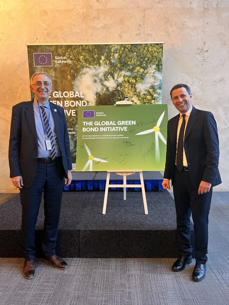 enricopetro's tweet photo. In New York at #UNGA for the Global #GreenBond Initiative, with @GruppoCDP and partners: aiming to mobilise up to €20bn in private capital for sustainable infrastructure and stronger local capital markets. Effective #multilateralism in action, needed now more than ever. https://t.co/yzSPpDuljk