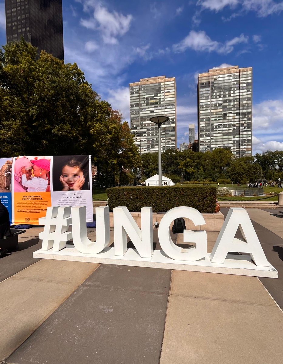 enricopetro's tweet photo. In New York at #UNGA for the Global #GreenBond Initiative, with @GruppoCDP and partners: aiming to mobilise up to €20bn in private capital for sustainable infrastructure and stronger local capital markets. Effective #multilateralism in action, needed now more than ever. https://t.co/yzSPpDuljk