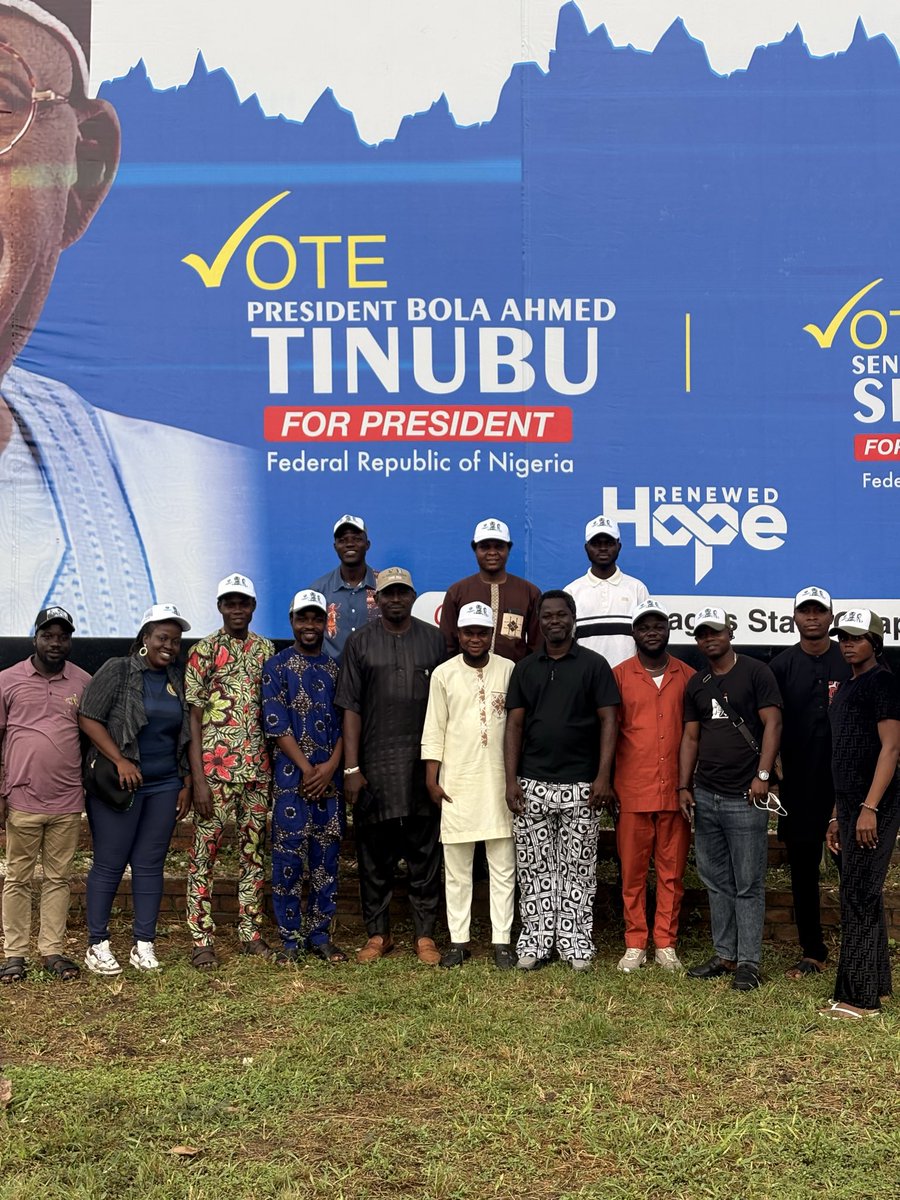 LSYSEM's tweet photo. The minutes of the meeting with the Acting APC Youth Leader.
It commenced with an opening prayer, after which all comrades present introduced themselves, stating their respective portfolios and Local Government Areas. https://t.co/oinBo5nY0C