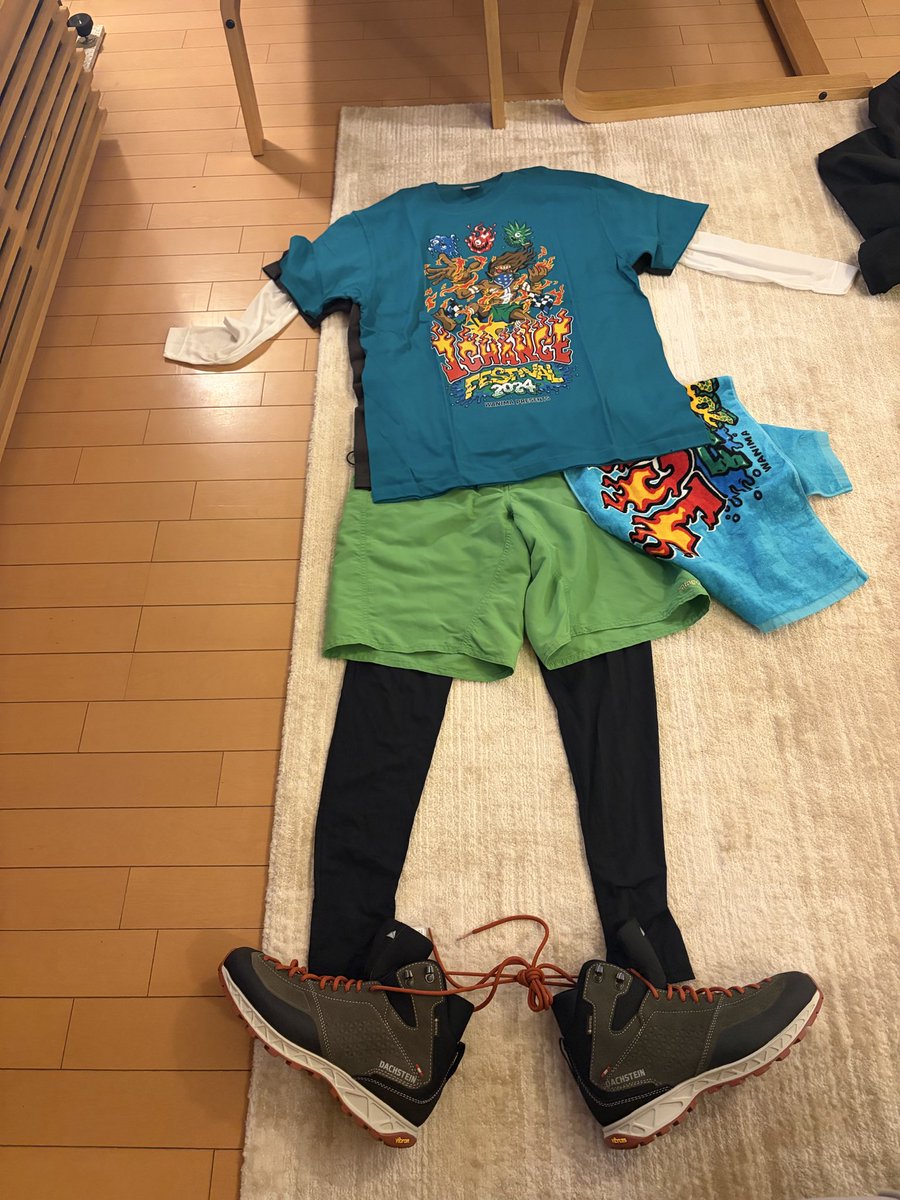 keitaitabsan's tweet photo. 明日のワンチャンフェス2024Tで参加
ターコイズと黒どっちが良いかなー https://t.co/Tpub1NgLIO