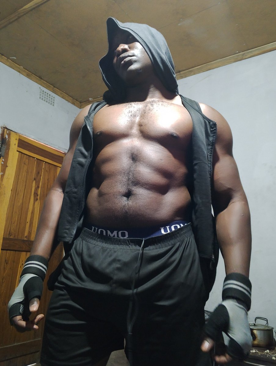 Inmyblackbody's tweet photo. Can l be your fitness coach? https://t.co/YaRGMZwUuL