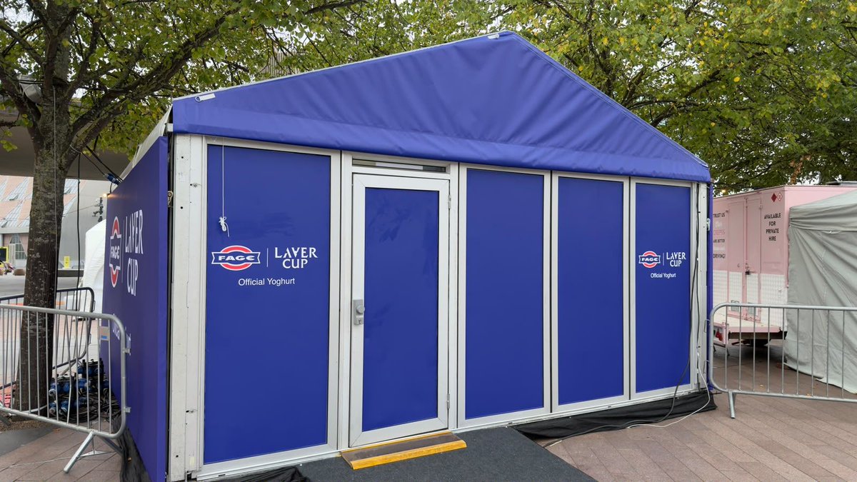 keystructures's tweet photo. Game, set, structure. 🎾

Custom branded 5m x 5m marquees with glass gables, sitting perfectly level on our self-weighted flooring at The O2 for the Laver Cup. No stakes, no blocks, no compromise.

Custom branding on London marquees? We do it all. T. 0208 944 9633

#eventprofs https://t.co/dOWvBo6rDE