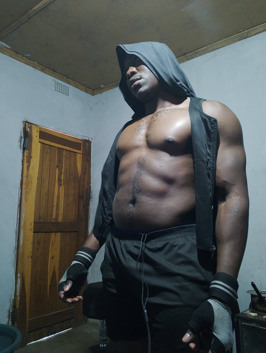 Inmyblackbody's tweet photo. Can l be your fitness coach? https://t.co/YaRGMZwUuL