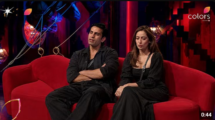 Defender_tm2's tweet photo. They look so cute together🫶 Hater's Turn lover vibes 

#Gullu #uditisingh #Biggboss20 #BB20 https://t.co/6zvBdKH1Lr