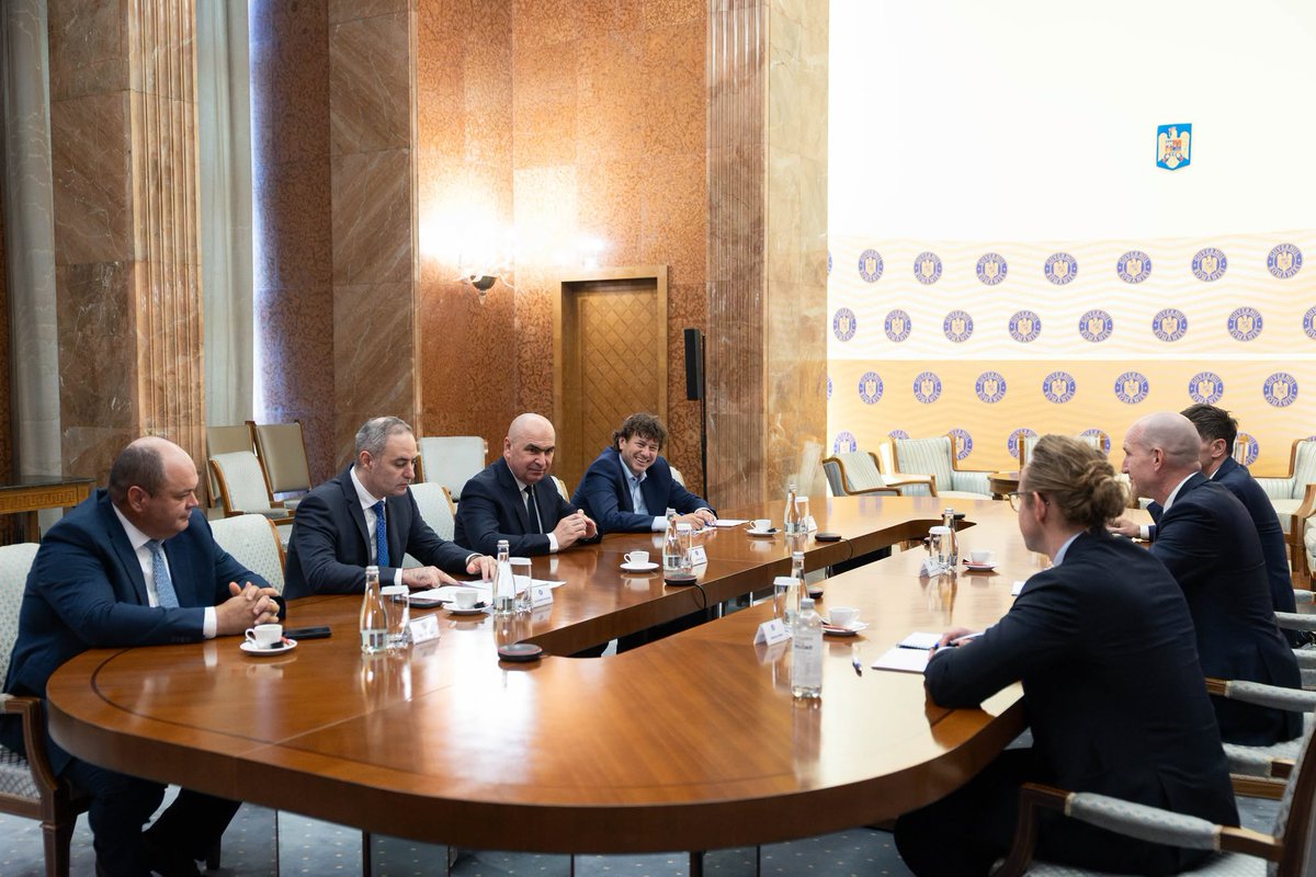 RRInternational's tweet photo. The interim Prime Minister @Bolojan met on Thursday in Bucharest with a delegation from the international financial #rating #agency Standard & Poor’s, which is visiting the capital as part of the periodic assessment of Romania’s economic and fiscal #developments. (1/4) https://t.co/E01JkAakVf