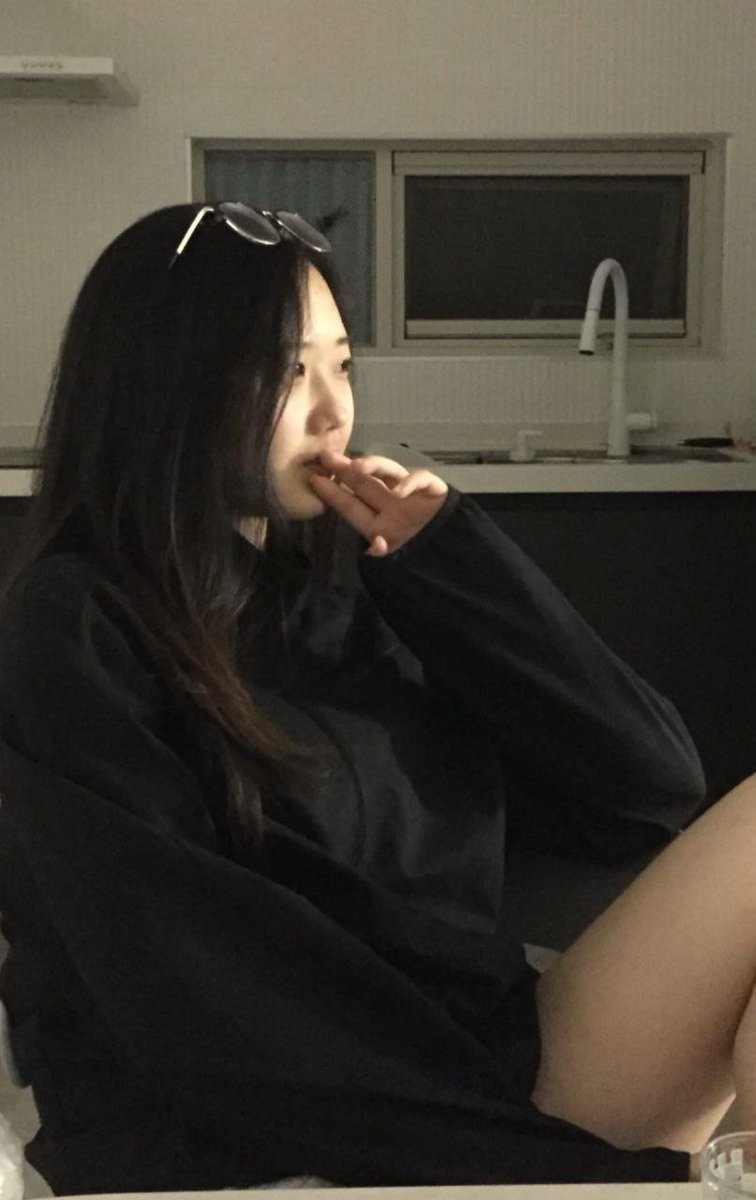 3abm5's tweet photo. #지인능욕 #지인박제
박수빈 https://t.co/bwGgNM3CVB