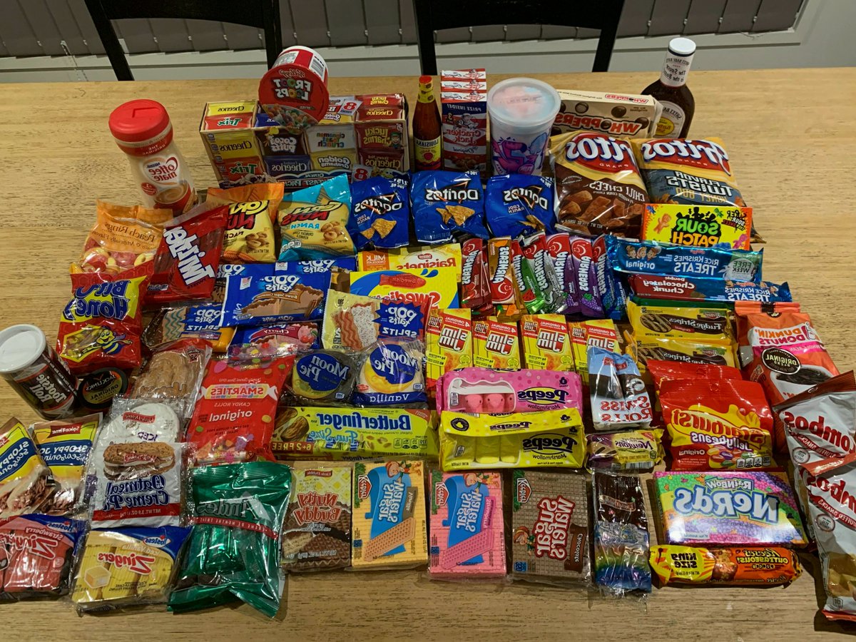 schicchimi5lss's tweet photo. This Aussie is absolutely blown away by the snacks I received from the US from u/actusafool today. An overwhelming and extremely well thought out collection of American staples, family faves, and just all-round delicious treats!
#TopSnacks https://t.co/iC5Ty1GC4X