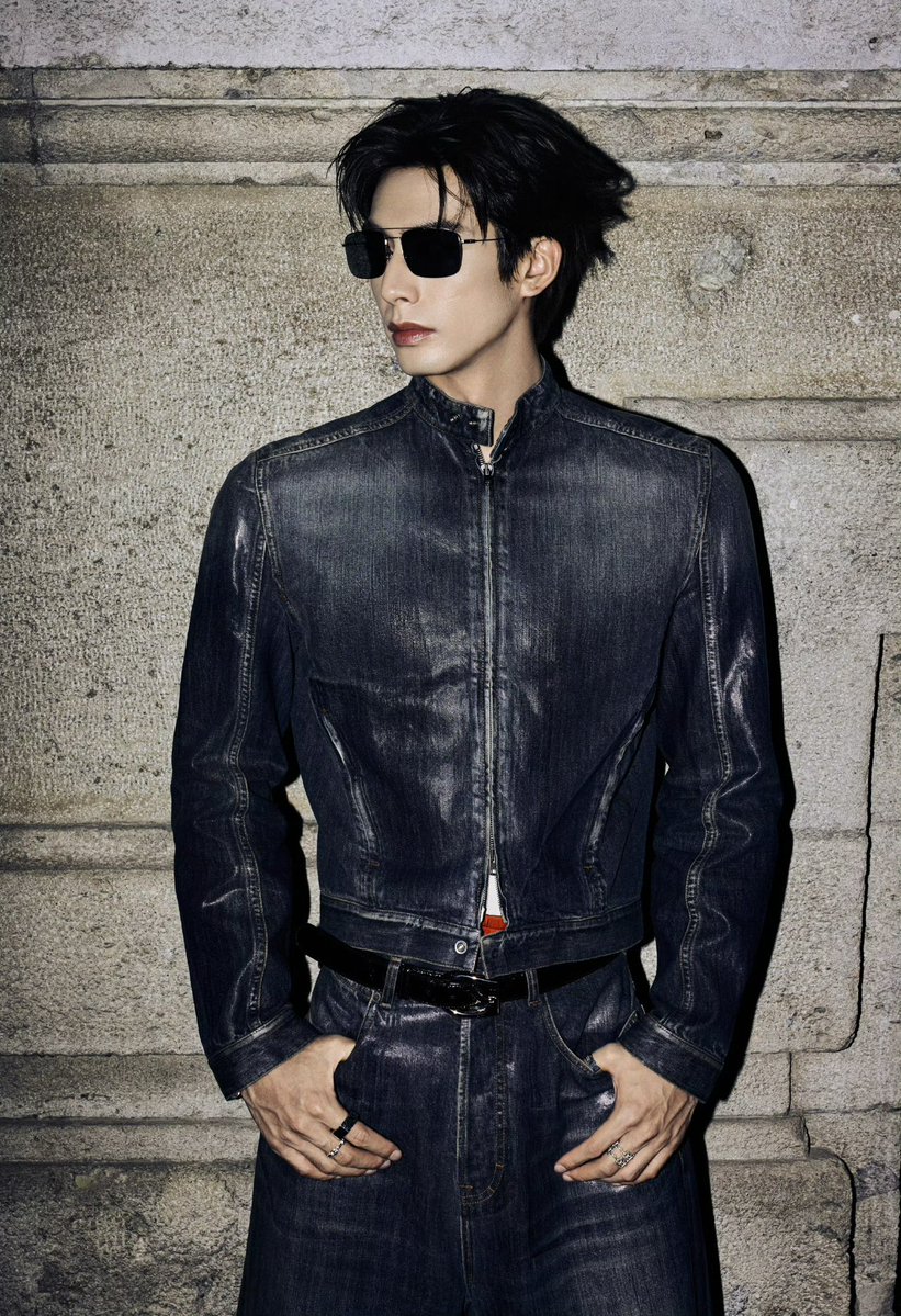 mylilbabyj's tweet photo. รูปชัดแบบตาแตก เหมือนถ่ายนิตยสารเลยอะ น้องหลงหุ่นดีขึ้นเยอะมากกกกกกกกกกกกกกกกกกกกกกกก สาแก่ใจว่ะ หล่อชิบหาย

SONG WEILONG REIGNS IN GUCCI #GucciSS27XWEILONG #GucciTheStoreShow
#GuccixWEILONG 
#SongWeilong 
@gucci https://t.co/agcgyMvxR0