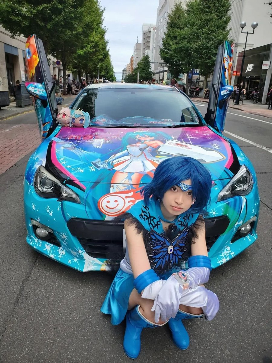 MasaAYANO8789's tweet photo. Cosplay Memorial💙
美少女戦士セーラームーン（実写版）
セーラーマーキュリー/水野亜美
SAILOR MOON（'03 Drama Ver.）
SAILOR MERCURY

マルチアングルミクちゃんです🖤

📸チャーミーさん（@S6093cho）
#サツコス
#Cosplay
#セーラーマーキュリー
#ダークマーキュリー https://t.co/kQM8pO5pIn