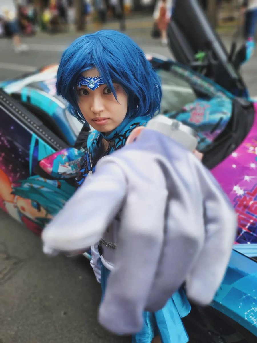 MasaAYANO8789's tweet photo. Cosplay Memorial💙
美少女戦士セーラームーン（実写版）
セーラーマーキュリー/水野亜美
SAILOR MOON（'03 Drama Ver.）
SAILOR MERCURY

マルチアングルミクちゃんです🖤

📸チャーミーさん（@S6093cho）
#サツコス
#Cosplay
#セーラーマーキュリー
#ダークマーキュリー https://t.co/kQM8pO5pIn
