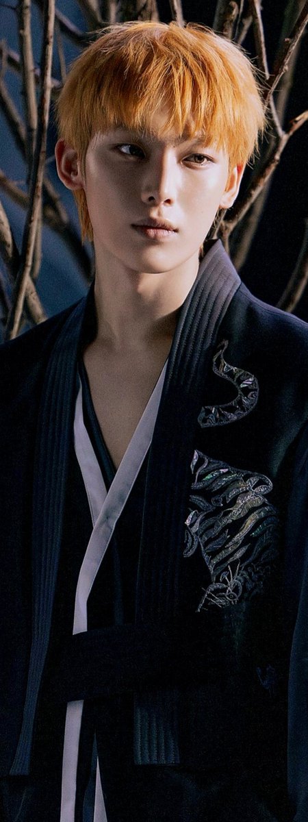 ftalsunoos's tweet photo. how is this man even real #sunoo https://t.co/saasxb8BXJ
