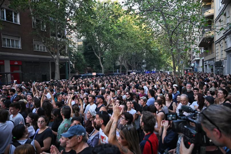miguelpasquau's tweet photo. 1. Maricarmen. 
Sin duda, un caso que ha saltado a las autovías de la información nacional más como símbolo (es decir, algo "que señala") que como episodio.
Me permito un par de reflexiones: https://t.co/Q3StigbhoM