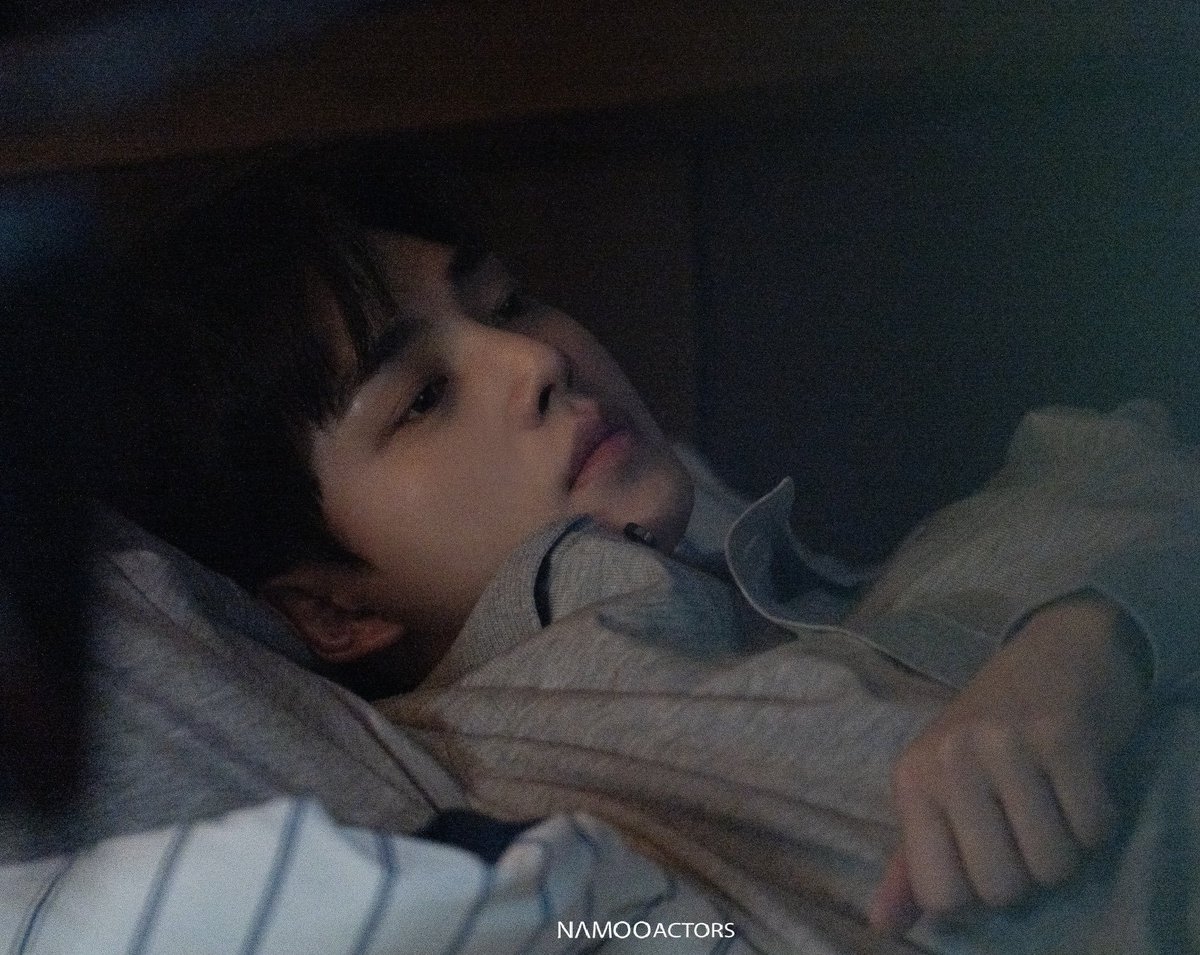 cla33ic2's tweet photo. 갤러리 보는데
마누라  존나 많은  가지각색의 장면에서
근심.. 불안.. 걱정.. 처연.. 비련.. 슬픔.. 우울.. 자괴감.. 자책.. 당황.. 울음.. 좌절.. 같은 표정하고 있는거  뜬금없이웃겨서뿜음 8시간(8화) 동안즐거운표정 10분미만으로짓고 남은시간내내  저러고잇는데 이거 맞아요? https://t.co/NFSE6cZSfS