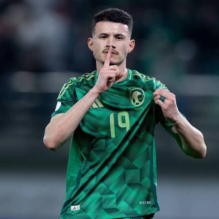 Partt9's tweet photo. لعشّاق الارقام🔥🔥🔥

في بطولة الخليج

الحمدان وسامي الجابر

#سامي الجابر

٤ دورات خليج
١٦ مباراة
٤ اهداف

#الحمدان 

دورتي خليج ويلعب الثالثه
٨ مباريات
٥ اهداف https://t.co/T0YfNRH520