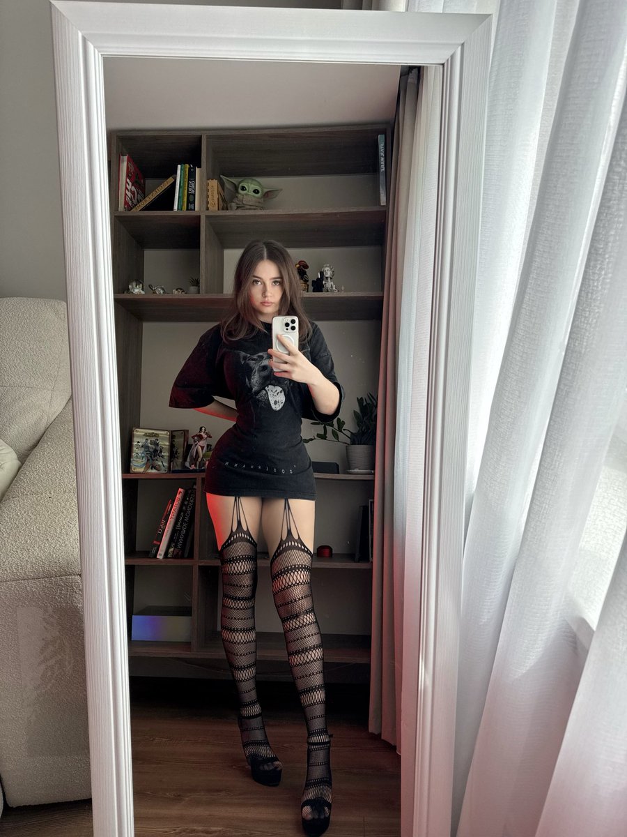 deani_ness's tweet photo. 🖤which your fav? https://t.co/6LIMy58Bno