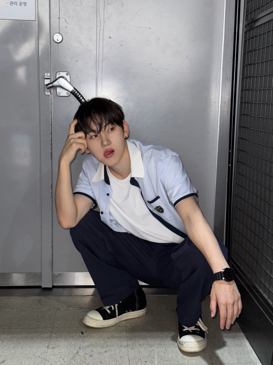 Backgyu916's tweet photo. 이개훈 존나 뭐든지 가능의 남자 https://t.co/Wp9UqYXRCE