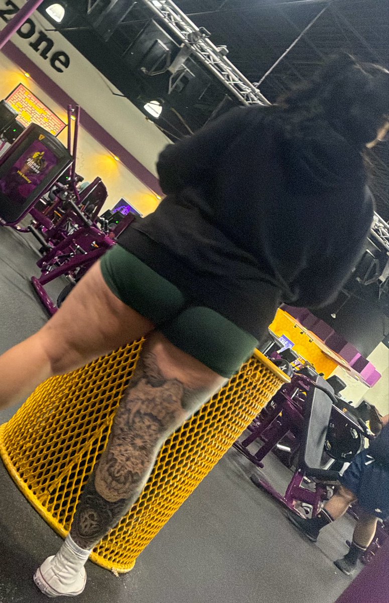 Spazzin_3033's tweet photo. Holy 👀 old pics #candidshot #candidhs #hs #candid #creepshot https://t.co/zWXtIL2kks