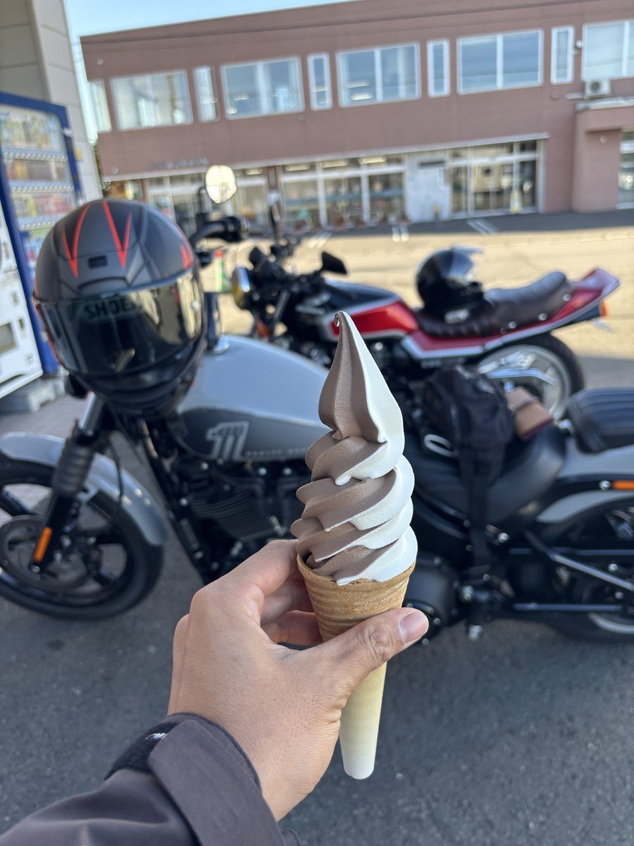 KunSensyu's tweet photo. 今日ツーリング行ってきた🛵🍦 https://t.co/qltjwZDKob
