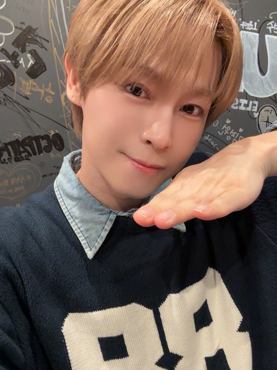 ASC2NT_OFFICIAL's tweet photo. [📷_ #가람]

행복한 추석 보내고 있지?!
맛있는 거 많이 먹고 있지?!

#어센트 #ASC2NT
#KARAM https://t.co/jKwFGzKe6t