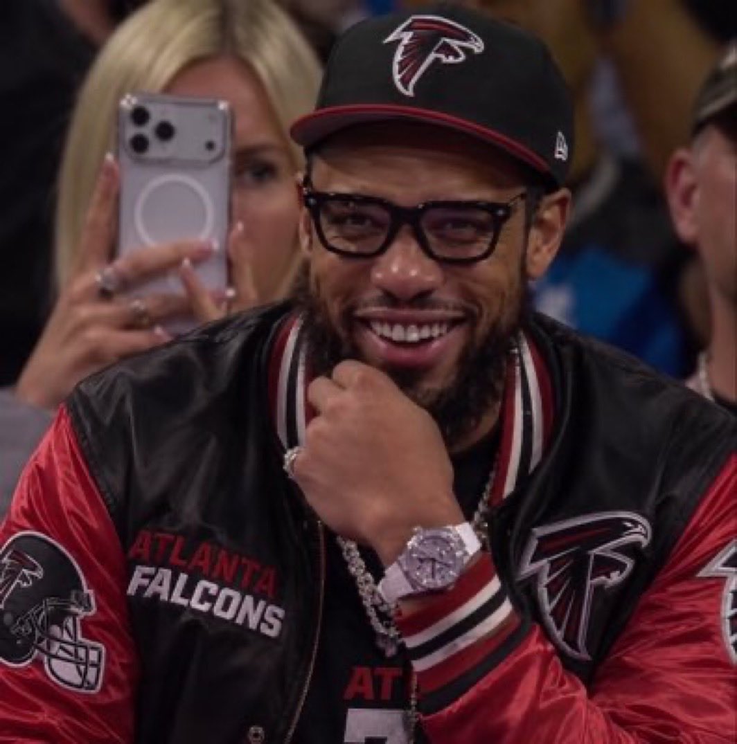 TBH_Elvn11's tweet photo. Me pulling up to work this morning cus I was the only one to pick us to win and everyone called us trash https://t.co/Q5KMlTg7CY