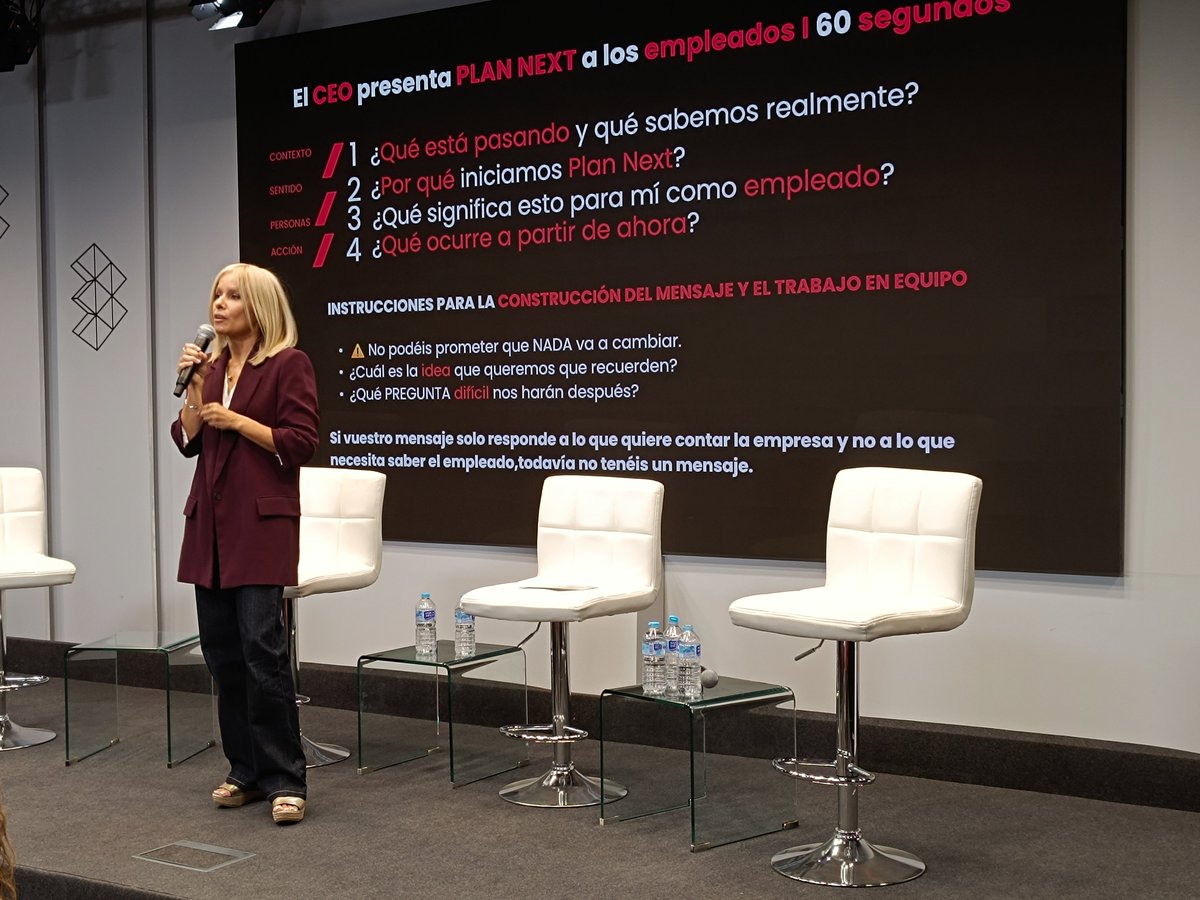 ForoRRHH's tweet photo. 🔴 COMUNICARH
🔝 ¡Dinámica grupal Challenge Plan Next!
Formamos equipos para trabajar cómo comunicar una transformación cuando no es posible eliminar por completo el miedo ni la incertidumbre.
Presentamos las propuestas al resto.
#COMUNICARH #RRHH #Talento #Liderazgo #IA https://t.co/UQubGKzAOz