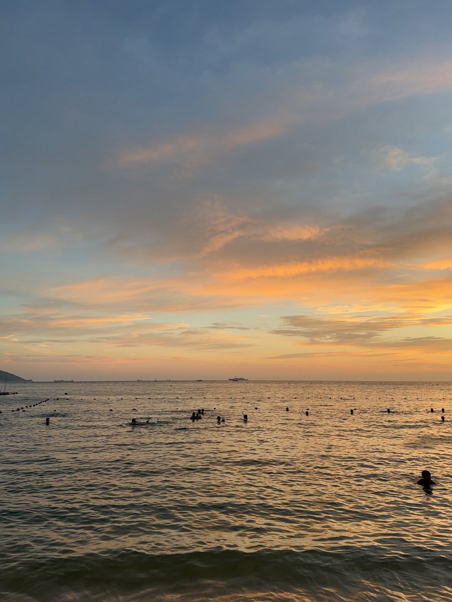 Andygehk's tweet photo. 珠海的岛海边人比深圳少

夕阳也很美 https://t.co/e3hd8FroVq