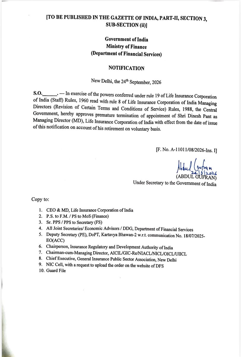 arvindgunasekar's tweet photo. Dinesh Pant, MD of LIC opts for voluntary retirement. 

What’s happening in LIC ?! https://t.co/MbIYUdlzyR