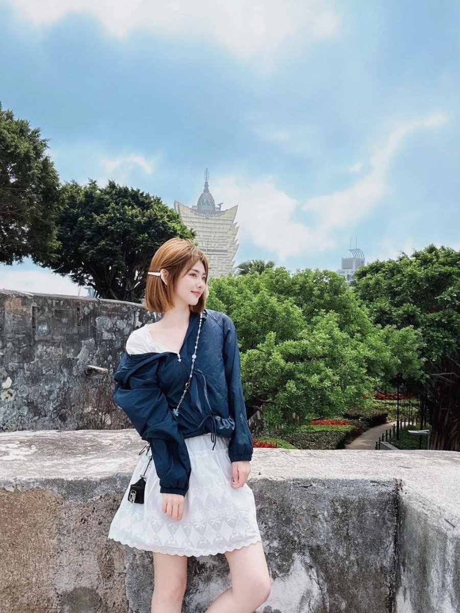Ferbsworld's tweet photo. 👉助理@sekimofu1
老师050
看上了请截图妹子和排号便客服快速安排
新城社区
#南城
感谢经历，感谢陪伴，感谢所有，祝自己生日快乐！ https://t.co/PRHwZCUUzW