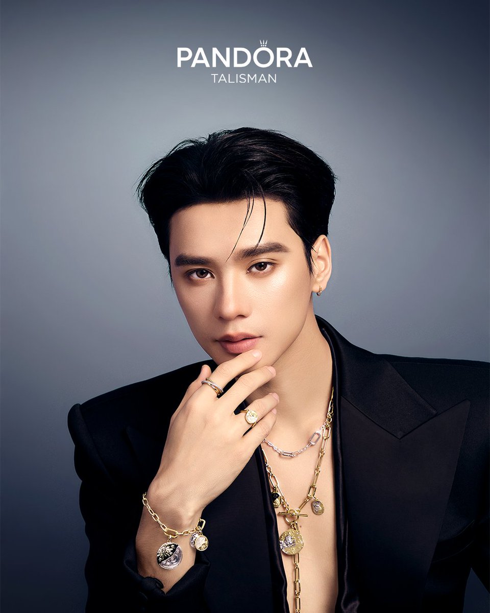 iconsiam's tweet photo. ค้นพบเรื่องราวบทใหม่ของการสไตล์ลิ่ง Pandora Talisman Collection ร่วมกับ “เก่ง-น้ำปิง”✨

เมื่อแรงบันดาลใจจากเหรียญโบราณถูกถ่ายทอดสู่เครื่องประดับร่วมสมัย ผ่านสัญลักษณ์ที่สะท้อนความหมายของ ความเข้มแข็ง การยืนหยัด และพลังในการก้าวผ่านทุกอุปสรรค พบกับ “เก่ง–หฤษฎ์” และ “น้ำปิง–นภัสกร” Pandora Thailand Ambassadors ในลุคการสไตล์ลิ่งที่ถ่ายทอดตัวตน พร้อมเลือก Talisman ที่สะท้อนพลังและความหมายที่อยากพกติดตัวในทุกวัน

🚩 ชั้น M ห้างฯ สยาม ทาคาชิมายะ, ไอคอนสยาม

#ICONSIAM #PandoraThailand #PandoraxKengNamping #SIAMTakashimaya #สยามทาคาชิมายะในไอคอนสยาม