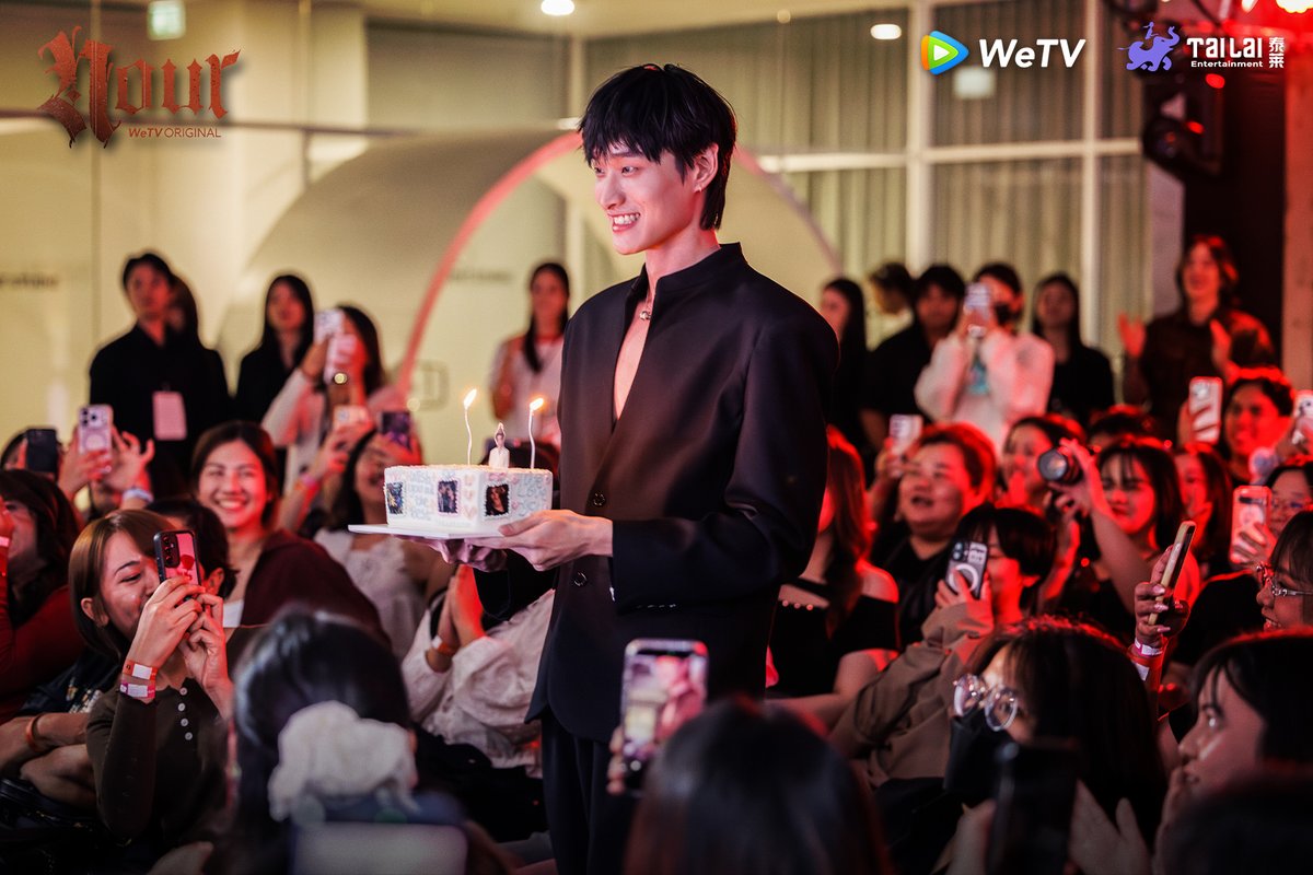 WeTVThailand's tweet photo. Recap ภาพบรรยากาศ ของงาน WeTVxNOURTheSeriesLive และ Mini Fan Garthering  ที่ผ่านมา

ขอบคุณแฟน ๆ ทุกคนที่ให้การตอบรับเป็นอย่างดี และหวังว่าจะได้เจอกับความอบอุ่นแบบนี้ ในงาน ต่อๆไป ของเราน้าาาา

#นูร์เดอะซีรีส์ #NourTheSeries
#WeTVOriginal #WeTVth
#Tailai #TailaiEntertainment https://t.co/3pkPrfZqlY