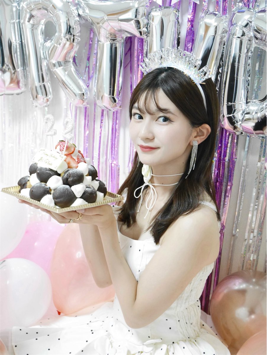 mckg26_miss1's tweet photo. こんばんは🌕
今日は中秋の名月ですね🍡

9月は私の誕生月でもあるので1番好きな1ヶ月です❤️‍🔥

お月見の夜も配信を行います！
22時半から配信を行うので遊びに来てくださいね🤍🐕
あいぽちもよろしくお願いします！ https://t.co/IaIYww13vQ