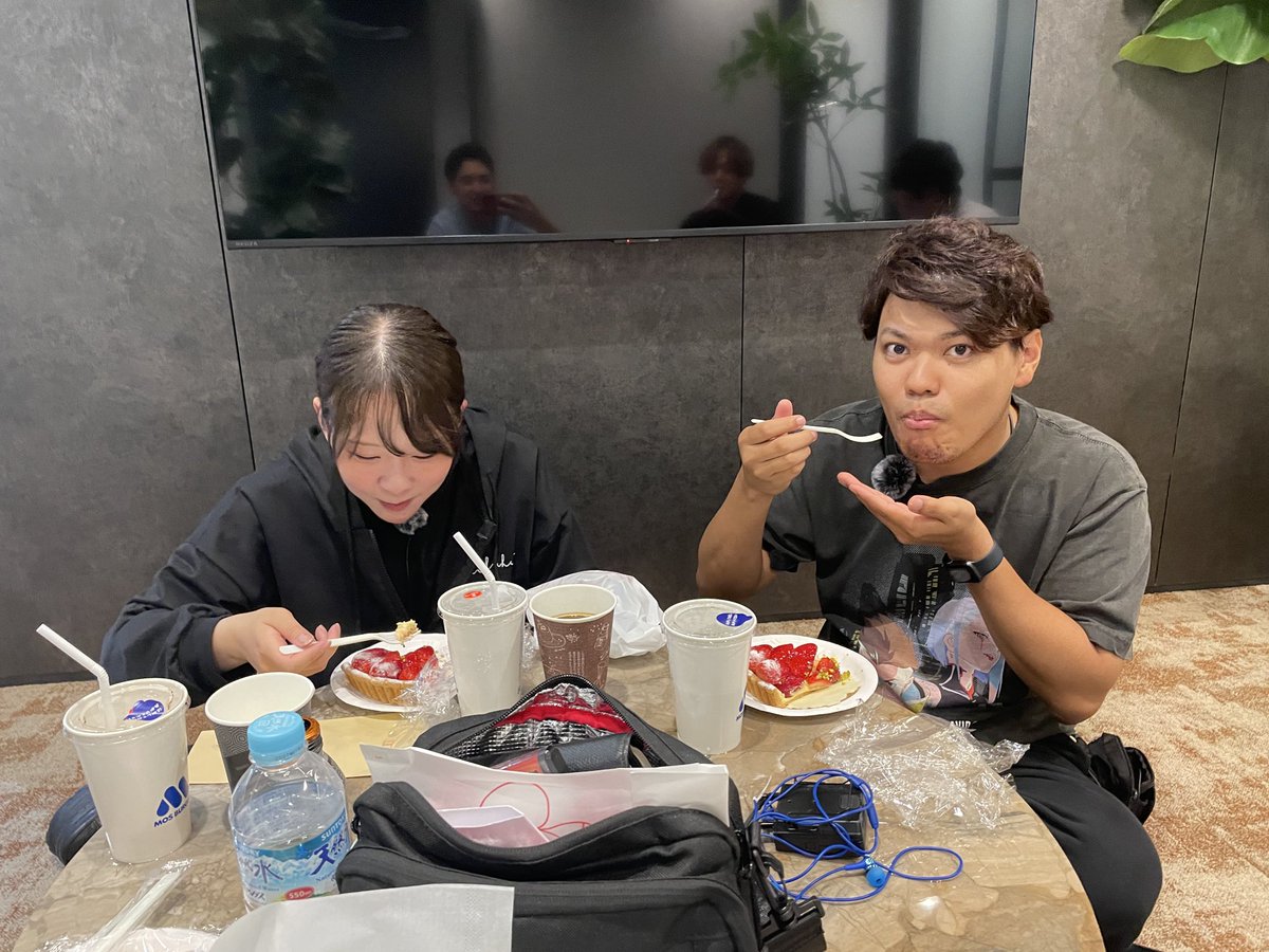 isomaru_sps1's tweet photo. 明日はジャムフレンドクラブ朝霞店さんにお邪魔させていただきますm(_ _)m

めちゃ久しぶりな気がしますが、長年お邪魔させていただいておりますのでバチバチに抽選勝ち取ります！

右側のやつ攻めるぜ！！

仲良さげな英字載せときます

#PR https://t.co/Xxpgt7kneG