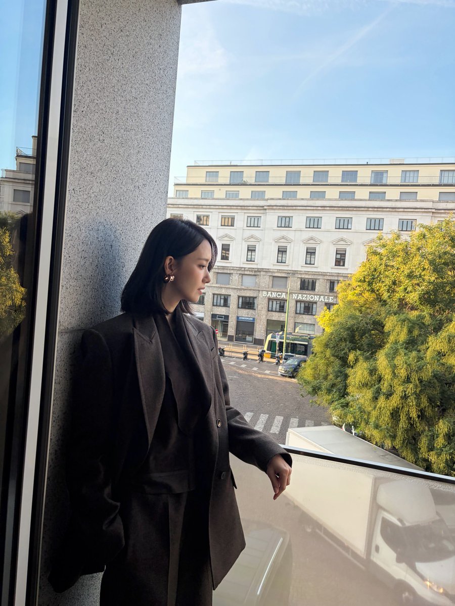 ordinarynojaem's tweet photo. YoonA’s IG Update

“MILANO🤎

@/maxmara
#MaxMara #MaxMaraSS27”

(🎵 Steve Lacy • oh yeah?)
#YOONAxMaxMara #YOONAxMaxMaraSS27 https://t.co/d9x3wUk4Os