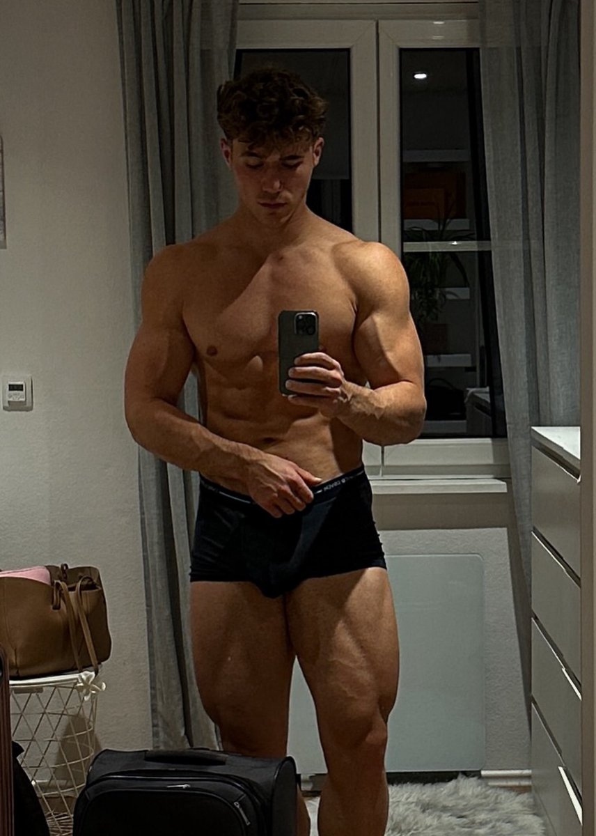AlphaRafae's tweet photo. serve your master
#healing #growth #success #smile #happy #alphaworship #cashmaster #paypig #paypig #findom4ever #Taxfriday #findom #Dom #DomKing https://t.co/uAd5eqBy5L