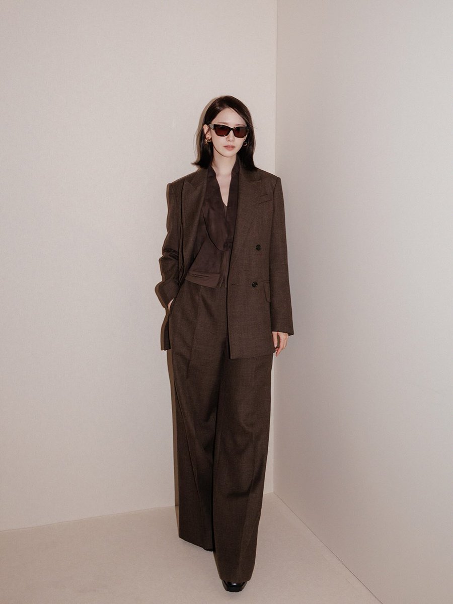 ordinarynojaem's tweet photo. YoonA’s IG Update

“MILANO🤎

@/maxmara
#MaxMara #MaxMaraSS27”

(🎵 Steve Lacy • oh yeah?)
#YOONAxMaxMara #YOONAxMaxMaraSS27
#MaxMaraSS27 https://t.co/ozNqEofxFx