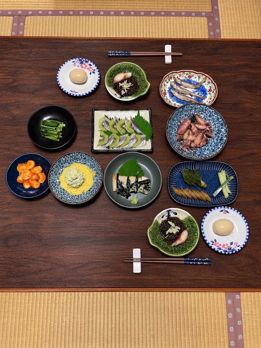 GORIMARUO3's tweet photo. 本日は10品、仕上げました。
小ぶりなししゃもは、キツネマルシェさんで購入したものです。 爽やかイワシキウイは、イワシを酢漬けにしました。 長芋の短冊は、残りが短かったので半月切りにしています。 ゴーヤとごぼうと冬瓜の皮のぬか漬けは、自家製です。
今日も一杯、旬の味でほっと一息。
#無添加 #4毒抜き #レンジNG #晩酌 #おつまみ #手作りごはん #おうち居酒屋 #キツネマルシェ